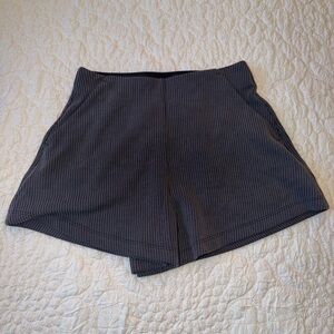 Lululemon charcoal casual Shorts w/ pockets …Size 2.